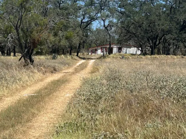 212 Majestic Oaks Dr, Poteet, TX 78065 - #2
