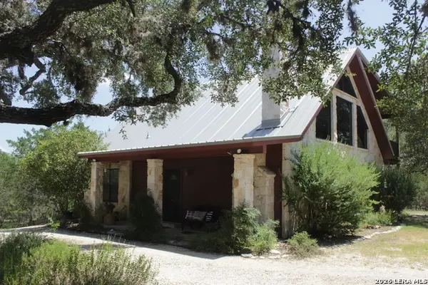 488 Rivertree Rd, Leakey, TX 78873