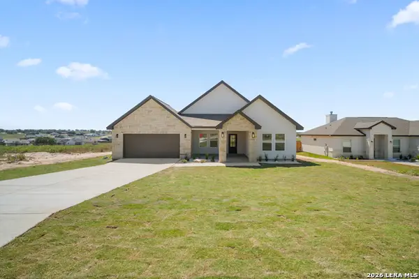 169 Pine Valley Dr, La Vernia, TX 78121