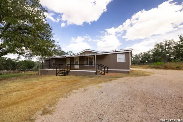 215 Shady Oaks, Floresville, TX 78114 - #2