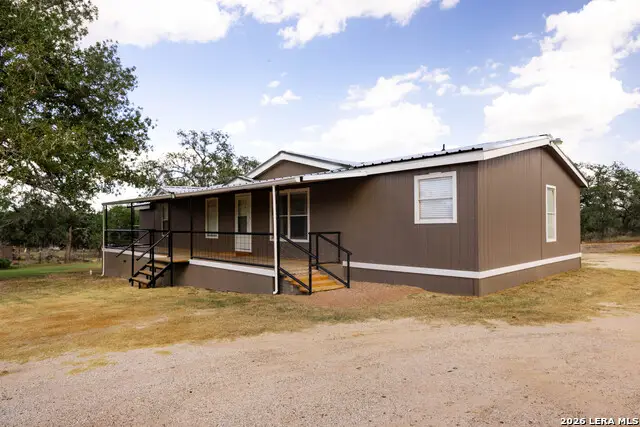 215 Shady Oaks, Floresville, TX 78114 - #3