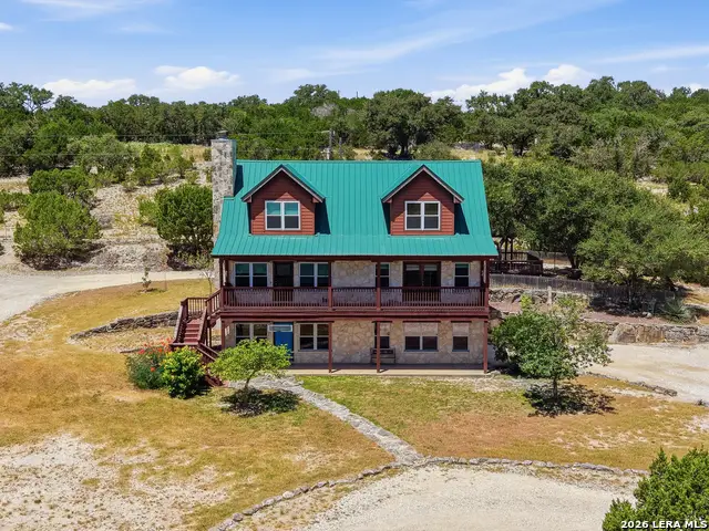 412 Bear Springs Trl, Pipe Creek, TX 78063 - #1