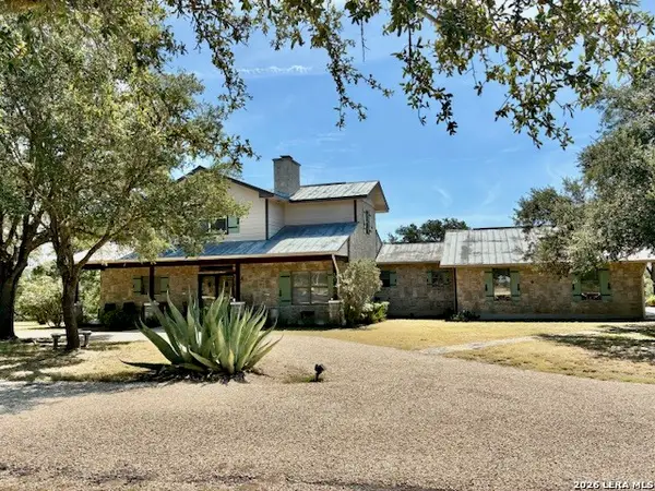 1348 Live Oak Rdg, Bandera, TX 78003