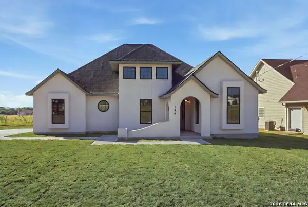 186 Spring Creek Cir, Bandera, TX 78003