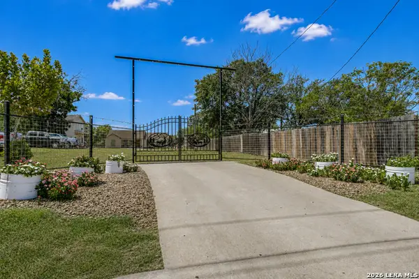 25375 Us Highway 281 S, San Antonio, TX 78264