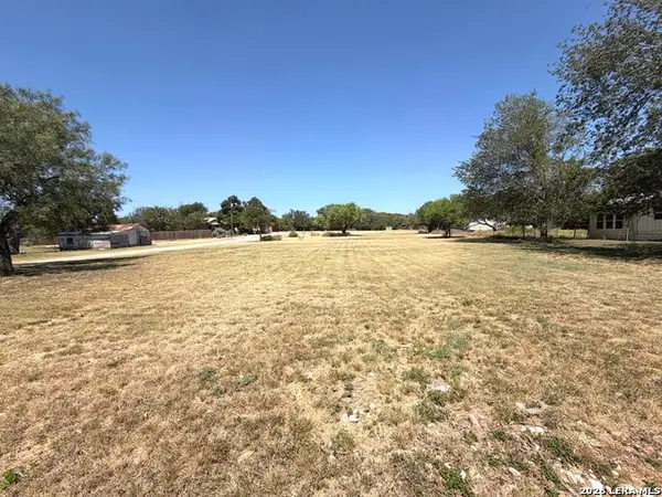 705 Pecan, Bandera, TX 78003