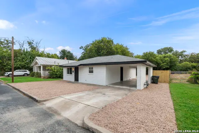 205 Mistletoe St, Fredericksburg, TX 78624 - #3