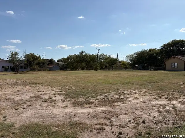 604 S 7th St, Kenedy, TX 78119 - #2
