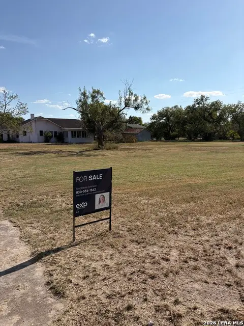 604 S 7th St, Kenedy, TX 78119 - #3
