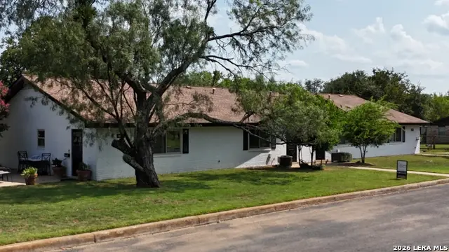 1405 N Crockett St, Fredericksburg, TX 78624 - #1