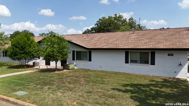 1405 N Crockett St, Fredericksburg, TX 78624 - #2
