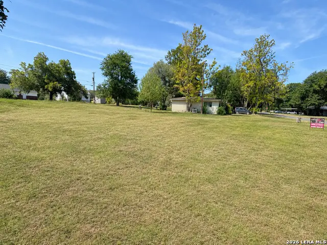 105 Navasota, Seguin, TX 78155 - #2