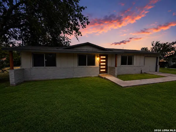 254 Flintstone Ln, Universal City, TX 78148