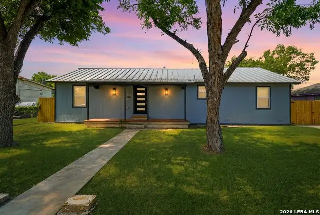 1126 W Lullwood Ave, San Antonio, TX 78201 - #1