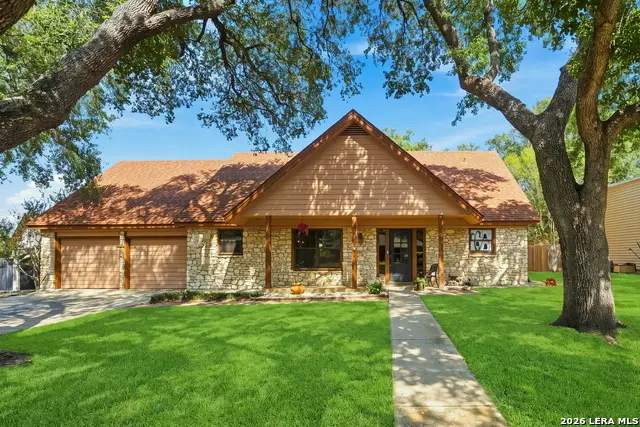 117 W Hampton Dr, Seguin, TX 78155 - #2