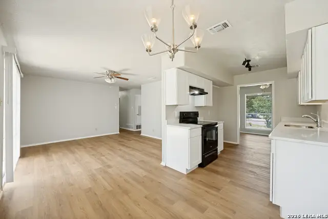 4240 Chestnuthill Dr, San Antonio, TX 78218 - #1
