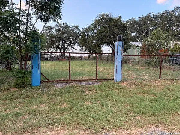 ROYAL Oaks, Poteet, TX 78069