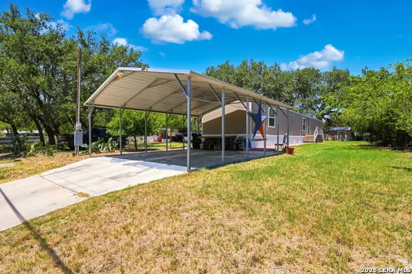 735 Park St, Pleasanton, TX 78064