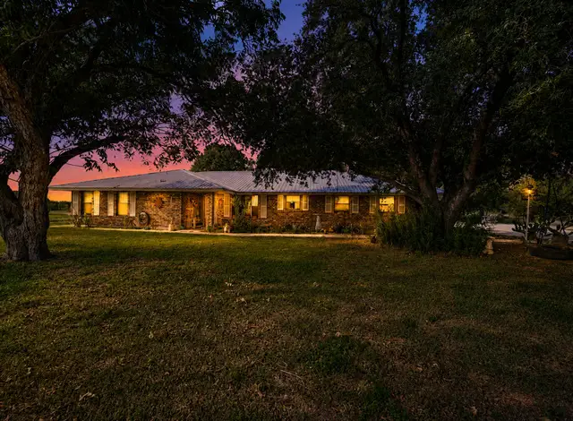 5032 S Santa Clara Rd, Seguin, TX 78155 - #2