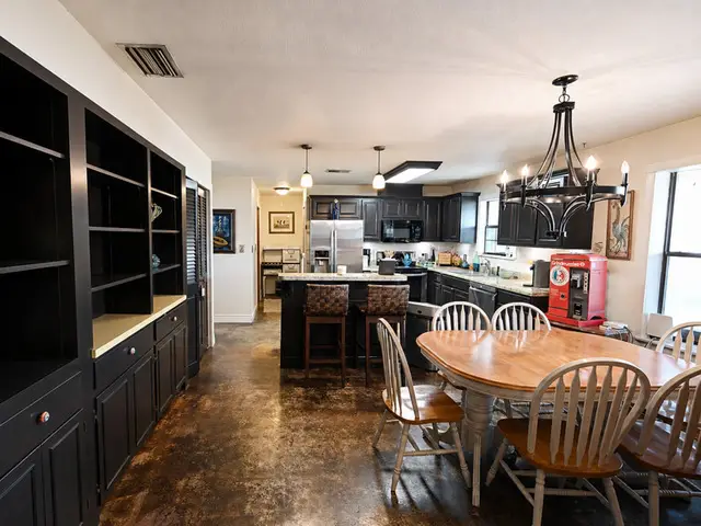 5032 S Santa Clara Rd, Seguin, TX 78155 - #3