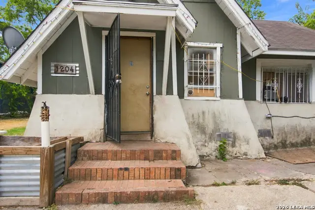 1204 W Kings Hwy, San Antonio, TX 78201 - #2