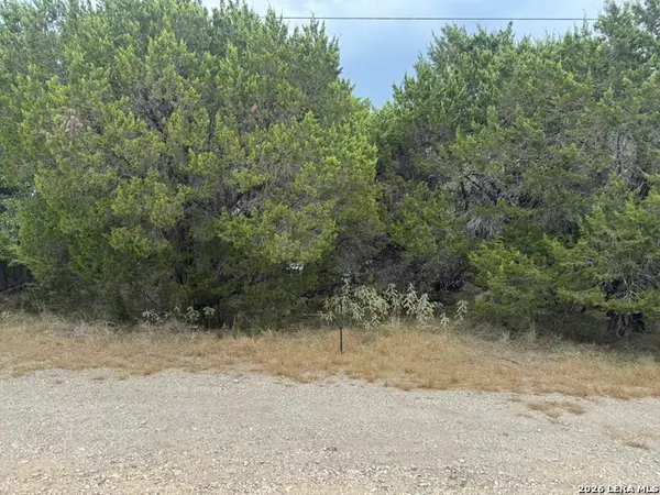 1567 Canyon Bnd, Canyon Lake, TX 78133