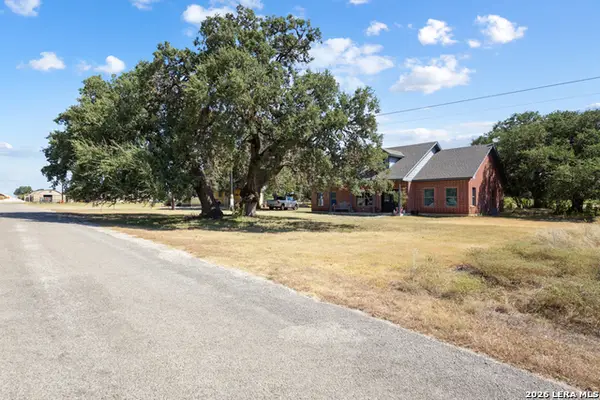 310 Stone Crest, Bandera, TX 78003