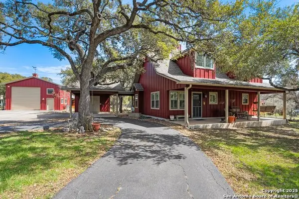 2365 Lakeshore Dr, Canyon Lake, TX 78133