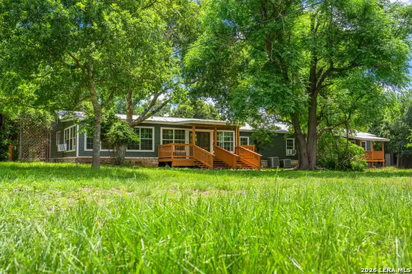 242 Lillian Dr, Kerrville, TX 78028