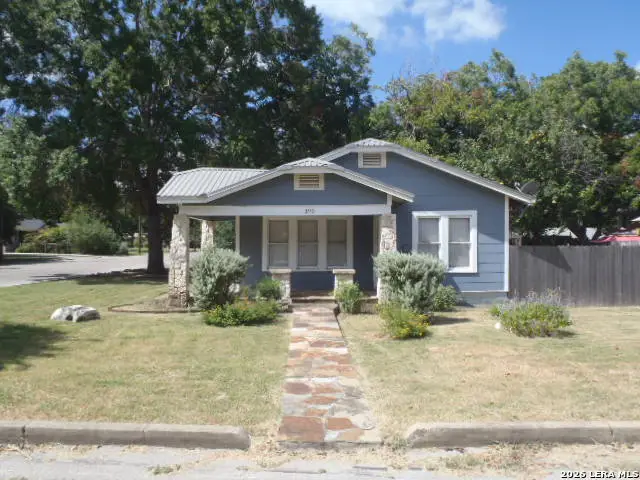 190 S Chestnut Ave, New Braunfels, TX 78130 - #2