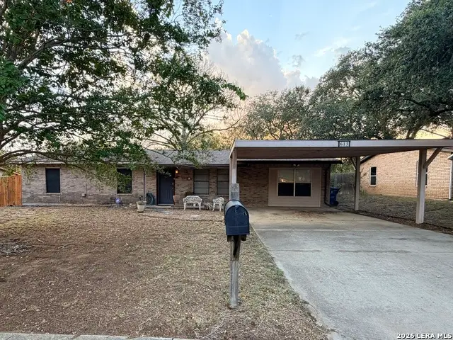 613 Val Verde Dr, Pleasanton, TX 78064 - #1