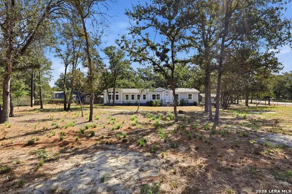 180 Sandy Oaks, Seguin, TX 78155