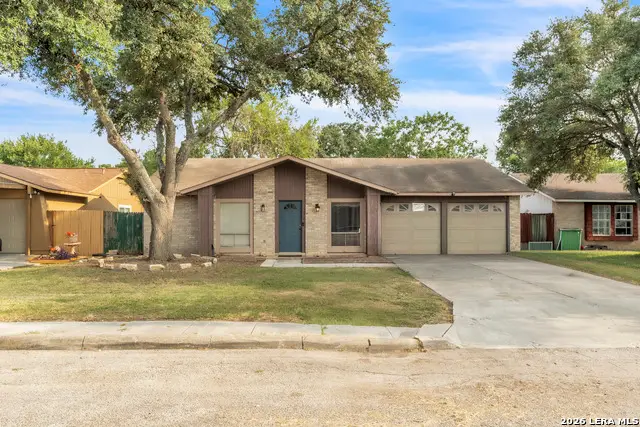 5910 Lake Pines St, San Antonio, TX 78222 - #2