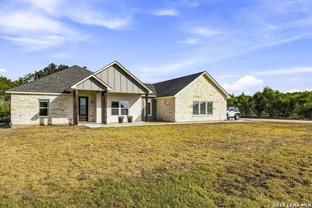 341 Park Rd, Bandera, TX 78003 - #1