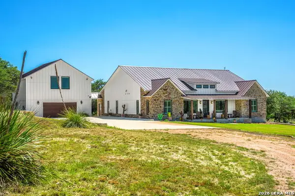147 Gray Wolf, Blanco, TX 78606