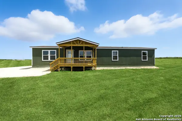2715 Fm 1332, Jourdanton, TX 78026