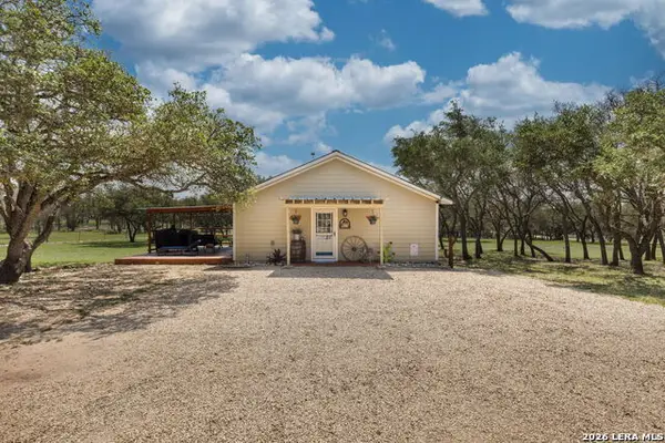 222 Spanish Oak Trl, Harper, TX 78631