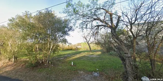 216 S Cherry St, Seguin, TX 78155 - #2