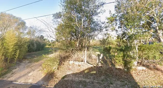 216 S Cherry St, Seguin, TX 78155 - #3
