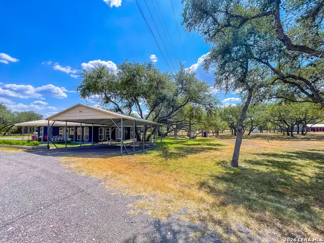2815 Orange Ln, Beeville, TX 78102 - #3