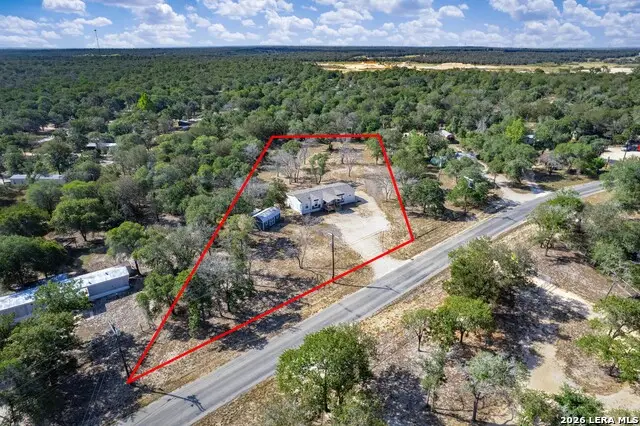 209 Sandy Oaks Dr, Seguin, TX 78155 - #2