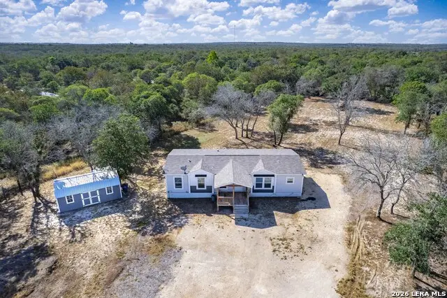 209 Sandy Oaks Dr, Seguin, TX 78155 - #3