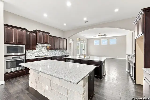 5676 High Forest Dr, New Braunfels, TX 78132 - #2