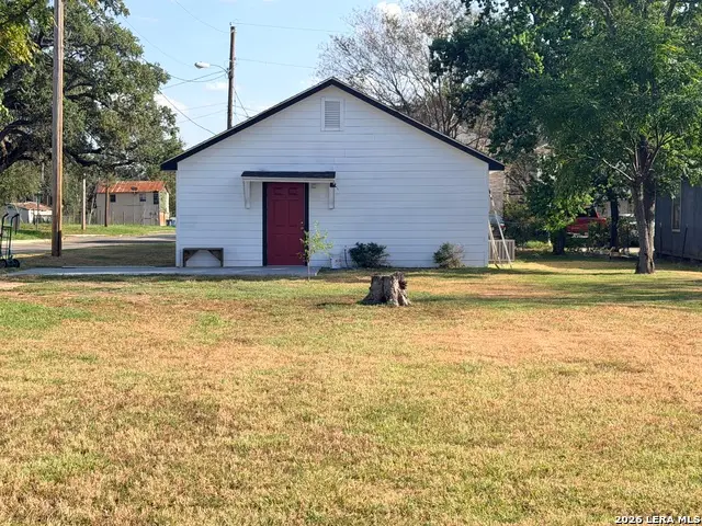 539 Waco St, Pleasanton, TX 78064 - #2
