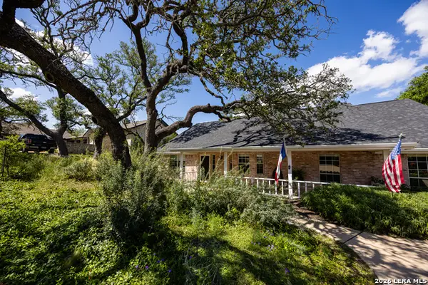 1800 Foothills Dr, Kerrville, TX 78028