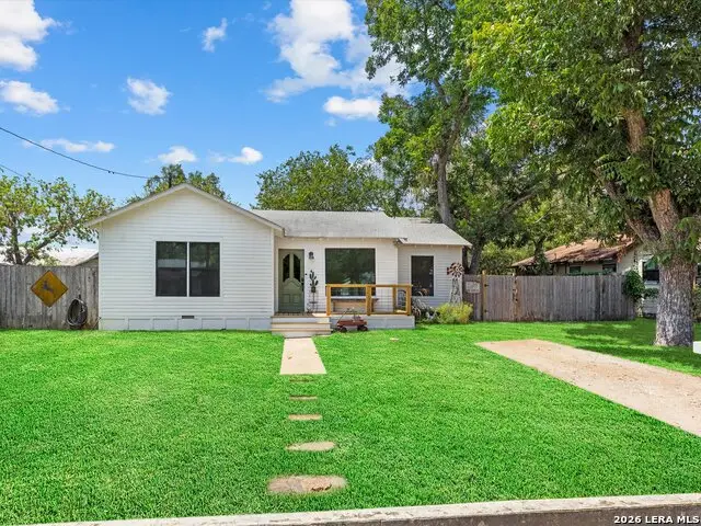 464 S Washington Avenue, New Braunfels, TX 78130 - #1