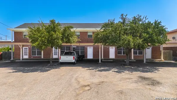 121 Falcon Blvd, Eagle Pass, TX 78852
