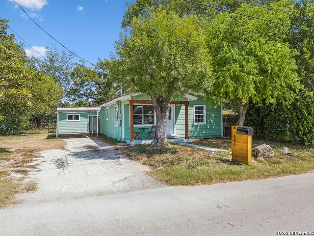 647 Dolle Ave, Seguin, TX 78155 - #1