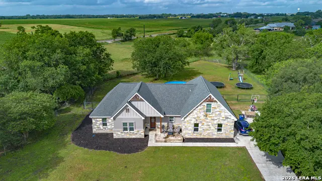 140 Oak Springs Dr, Seguin, TX 78155 - #1
