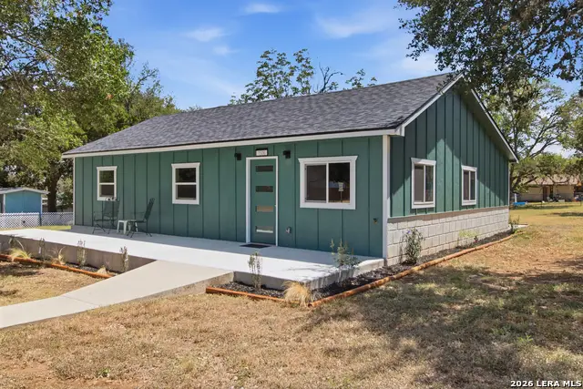 1506 Sycamore St, Bandera, TX 78003 - #2